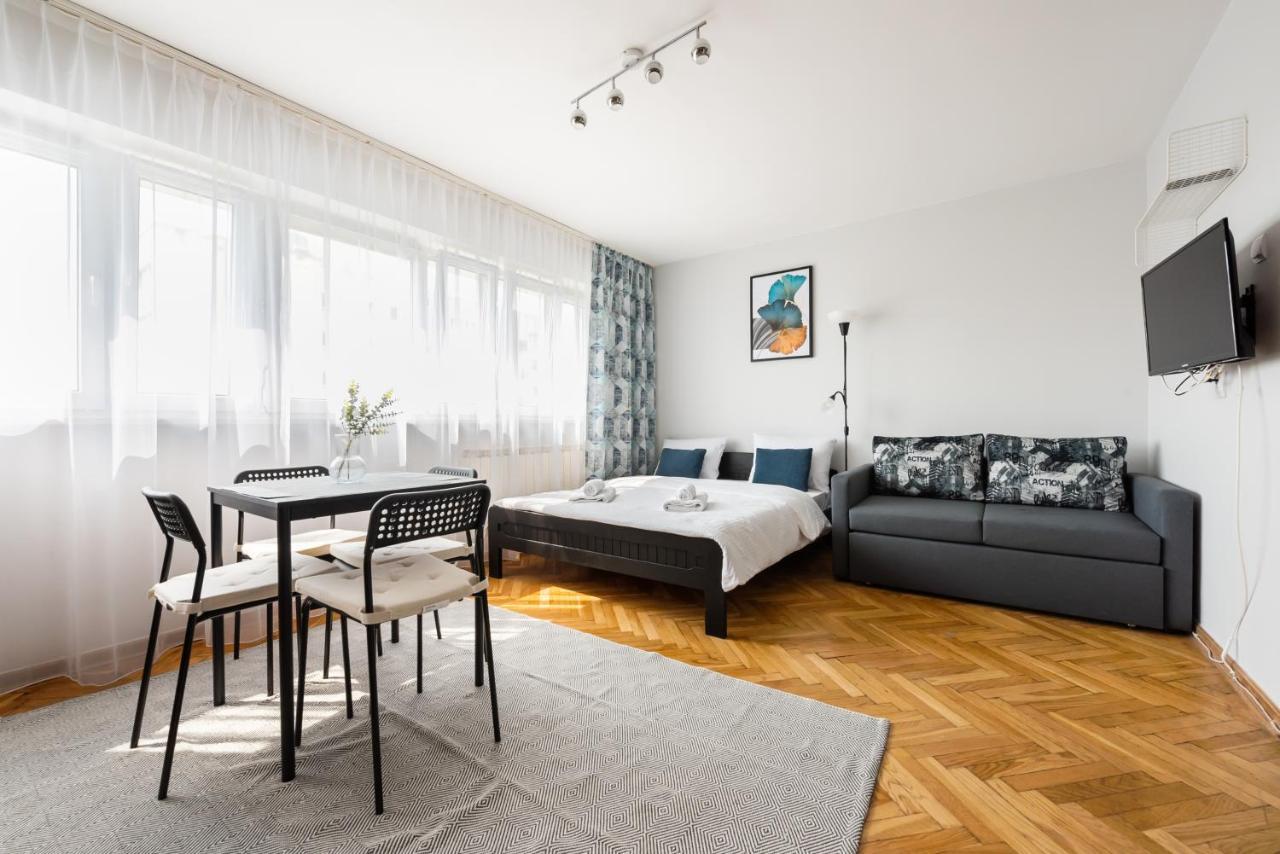 Uniwersytet Medyczny Park Studio Varsavia Esterno foto