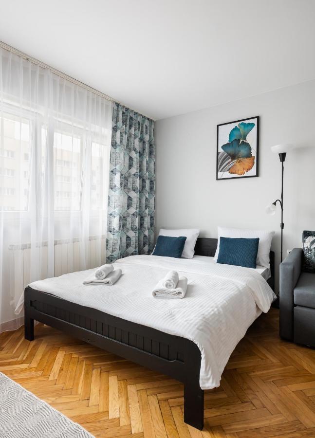 Uniwersytet Medyczny Park Studio Varsavia Esterno foto