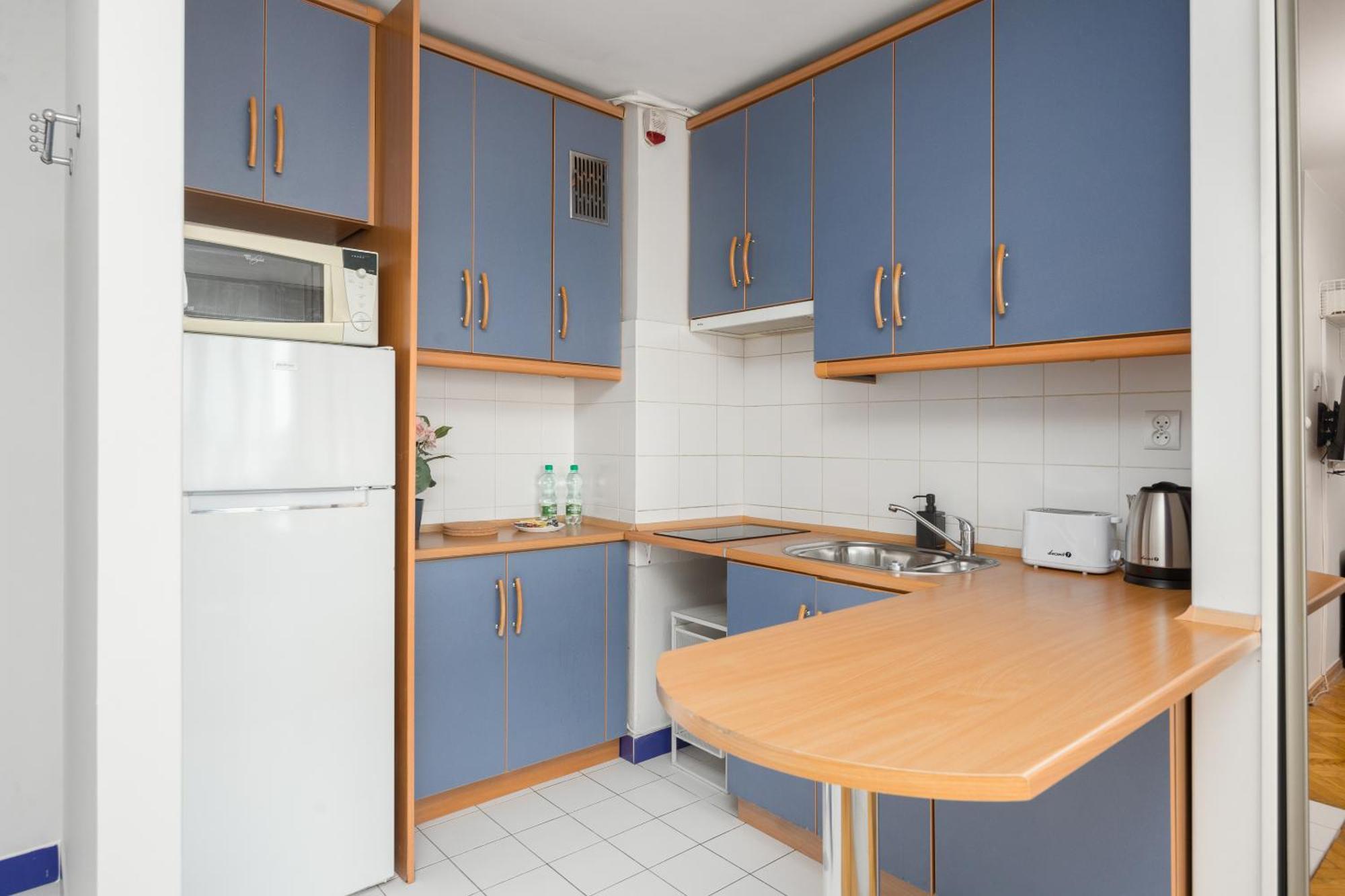 Uniwersytet Medyczny Park Studio Varsavia Esterno foto